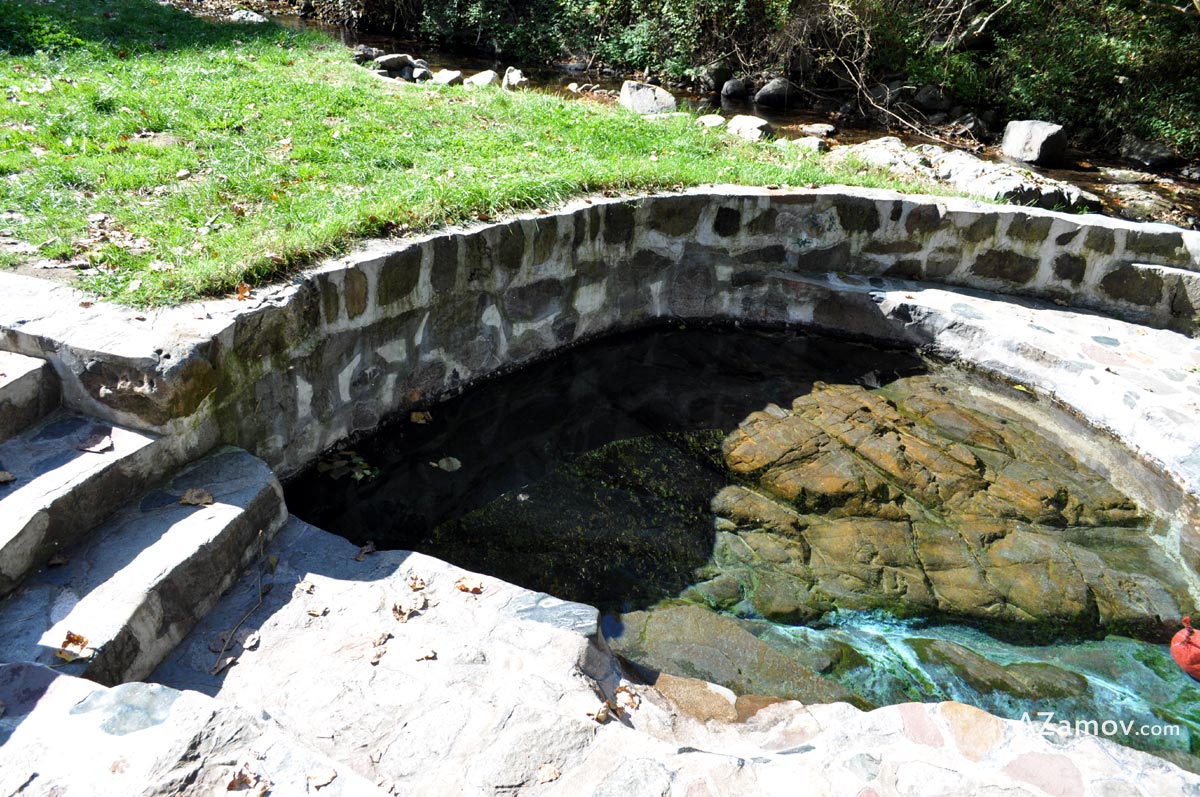 Hiking to the mineral springs near Jeleznica in Plana mountain